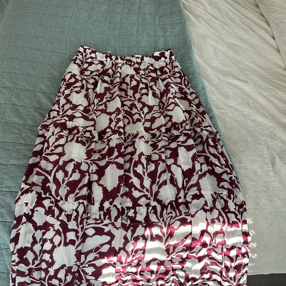 Olivia and James size M skirt